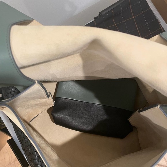 Celine all soft tote bag, in sage multi whit the mini pocket 100% Authentic - Picture 9 of 9